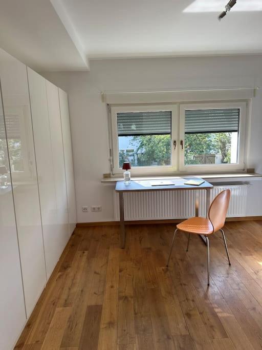 2-zimmerwohnung Mit Terrasse Appartement *